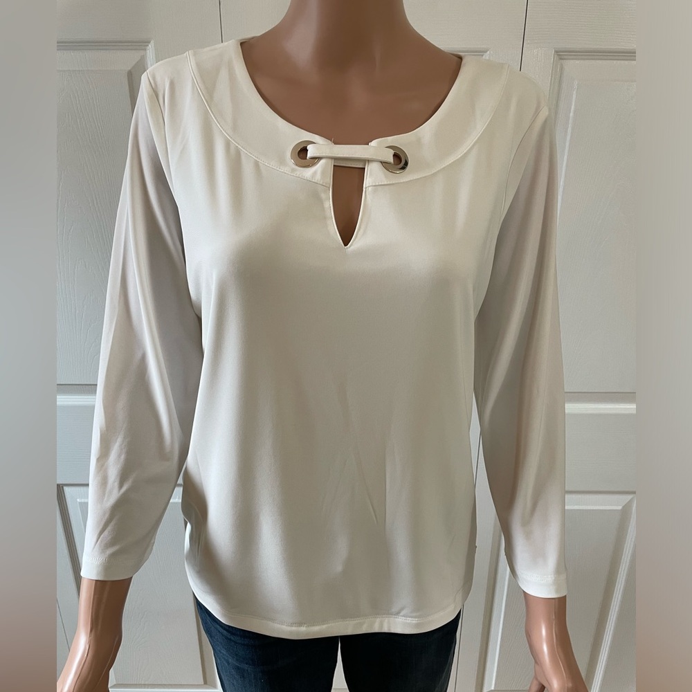 Tommy Hilfiger White versatile Classy Top with buckle